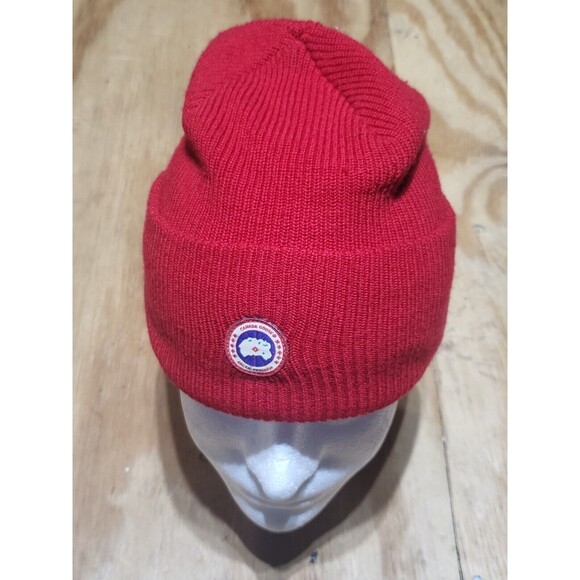 Canada Goose  Arctic Disc Ribbed Toque Beanie Red @E5 unisex - Picture 2 of 12